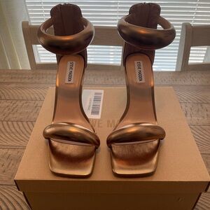 Steve Madden “Partay” heels in Bronze. Size 9.5
